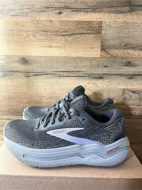 Brooks Ghost Max 2 Running Shoes Women’s Size:7.5